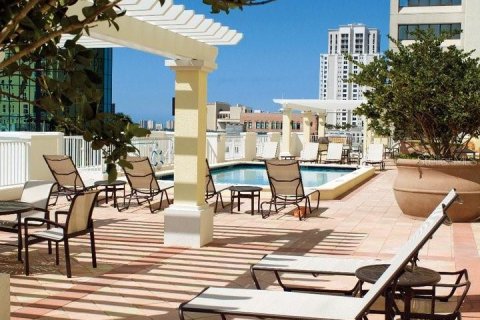 Condominio en alquiler en Clearwater, Florida, 2 dormitorios, 131.74 m2 № 1899071 - foto 1