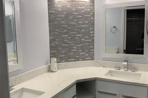 Condo in Kissimmee, Florida, 4 bedrooms  № 2143777 - photo 12