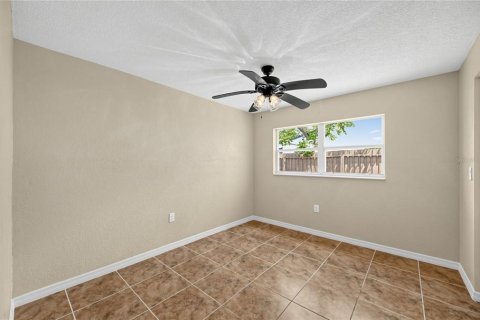 Villa ou maison à vendre à Tarpon Springs, Floride: 3 chambres, 179.21 m2 № 2353344 - photo 16