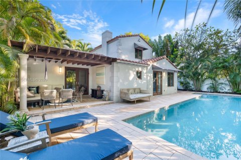 Купить виллу или дом в Майами-Бич, Флорида 3 спальни, 223.89м2, № 2001100 - фото 23