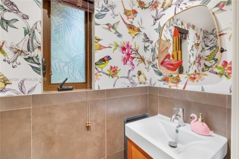 Купить виллу или дом в Майами-Бич, Флорида 3 спальни, 223.89м2, № 2001100 - фото 18