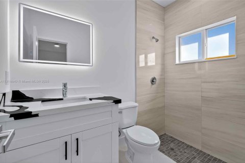 Casa en venta en Miami, Florida, 3 dormitorios № 1974069 - foto 23
