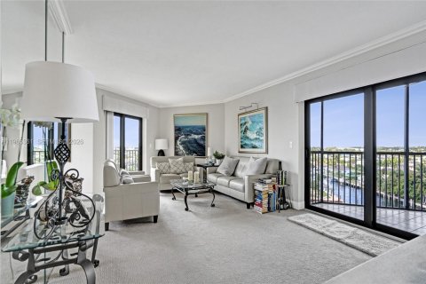 Condo in Pompano Beach, Florida, 2 bedrooms  № 2027256 - photo 7