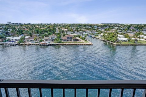 Condo in Pompano Beach, Florida, 2 bedrooms  № 2027256 - photo 14