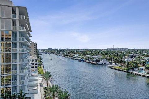 Condo in Pompano Beach, Florida, 2 bedrooms  № 2027256 - photo 5