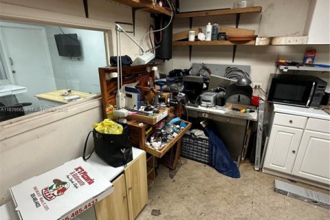 Commercial property in Miami, Florida № 1828239 - photo 6