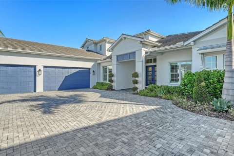 Villa ou maison à vendre à Lakewood Ranch, Floride: 4 chambres, 384.06 m2 № 2423925 - photo 4