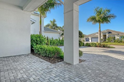Villa ou maison à vendre à Lakewood Ranch, Floride: 4 chambres, 384.06 m2 № 2423925 - photo 5