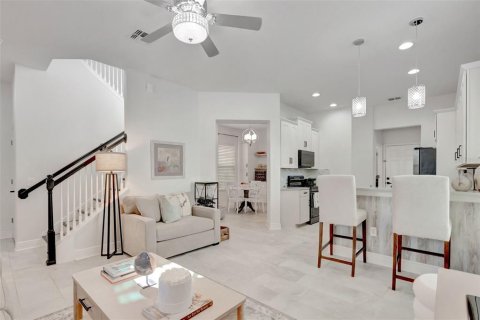 Casa en venta en Orlando, Florida, 4 dormitorios, 192.96 m2 № 1885637 - foto 10