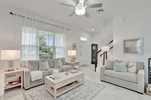Casa en venta en Orlando, Florida, 4 dormitorios, 192.96 m2 № 1885637 - foto 6