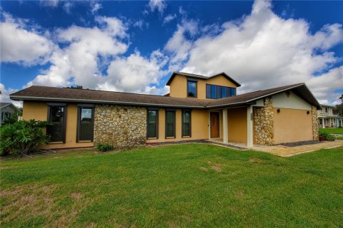 Casa en Edgewater, Florida 4 dormitorios, 277.22 m2 № 2383632