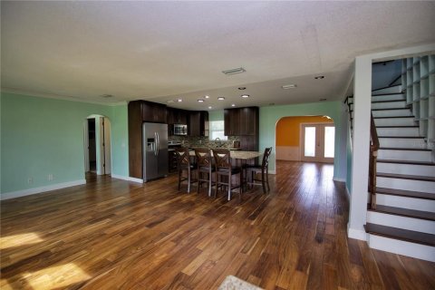 Casa en venta en Edgewater, Florida, 4 dormitorios, 277.22 m2 № 2383632 - foto 3