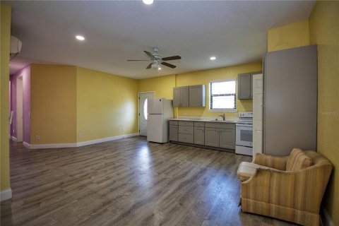 Casa en venta en Edgewater, Florida, 4 dormitorios, 277.22 m2 № 2383632 - foto 17