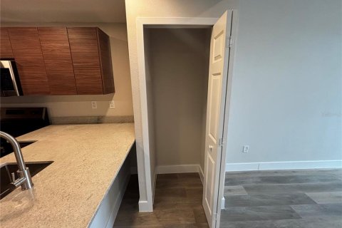Condo in Orlando, Florida, 1 bedroom  № 2234660 - photo 15