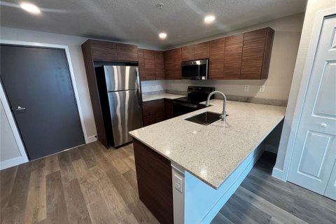 Condo in Orlando, Florida, 1 bedroom  № 2234660 - photo 2