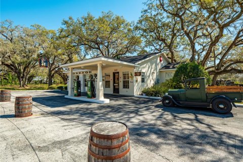 Propiedad comercial en venta en Seffner, Florida, 201.23 m2 № 2430804 - foto 4