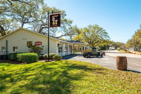 Propiedad comercial en venta en Seffner, Florida, 201.23 m2 № 2430804 - foto 5