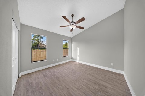 House in St. Lucie, Florida 3 bedrooms, 156.82 sq.m. № 2173806 - photo 23