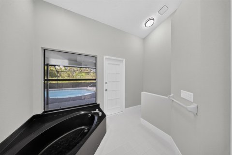 House in St. Lucie, Florida 3 bedrooms, 156.82 sq.m. № 2173806 - photo 19
