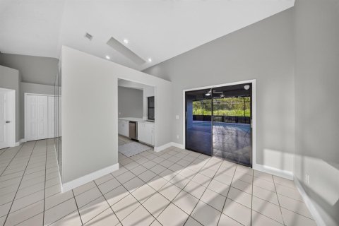 House in St. Lucie, Florida 3 bedrooms, 156.82 sq.m. № 2173806 - photo 9