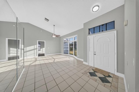 House in St. Lucie, Florida 3 bedrooms, 156.82 sq.m. № 2173806 - photo 6