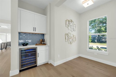 House in Orlando, Florida 5 bedrooms, 294.96 sq.m. № 1523565 - photo 6