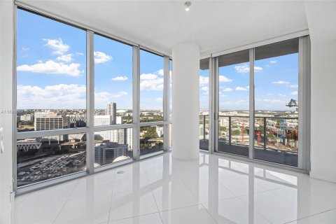Condo in Miami, Florida, 1 bedroom  № 2081655 - photo 18