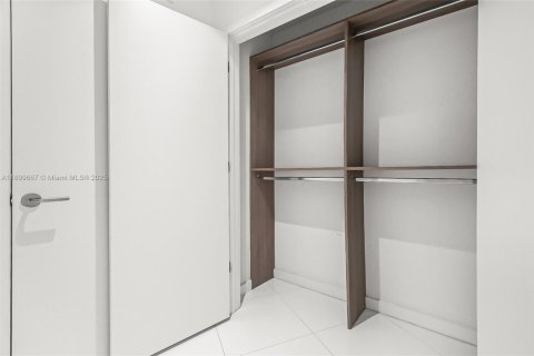 Condo in Miami, Florida, 1 bedroom  № 2081655 - photo 26