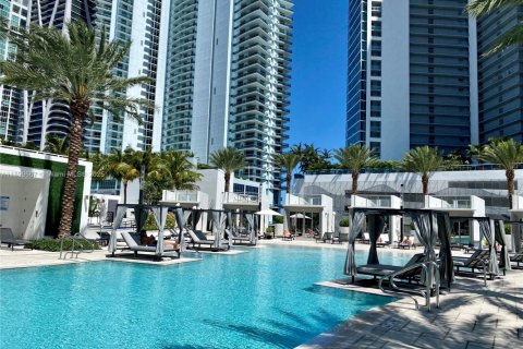 Condo in Miami, Florida, 1 bedroom  № 2081655 - photo 30