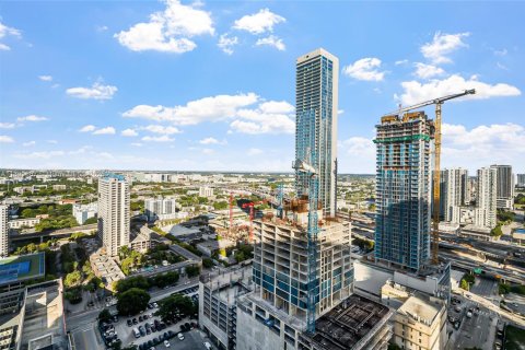 Condo in Miami, Florida, 1 bedroom  № 2081655 - photo 24