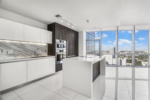Condo in Miami, Florida, 1 bedroom  № 2081655 - photo 8