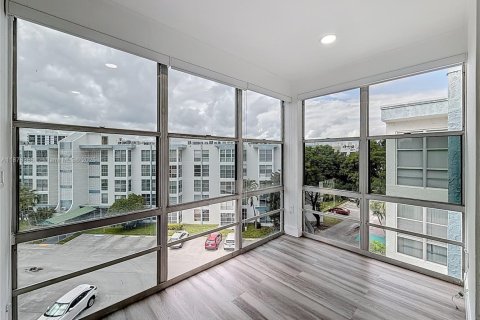 Copropriété à louer à Sunny Isles Beach, Floride: 1 chambre, 49.8 m2 № 1923408 - photo 27