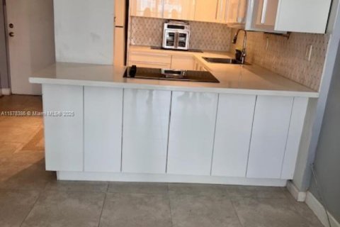 Copropriété à louer à Sunny Isles Beach, Floride: 1 chambre, 49.8 m2 № 1923408 - photo 8