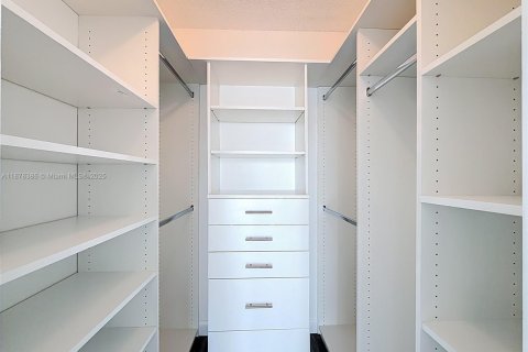 Copropriété à louer à Sunny Isles Beach, Floride: 1 chambre, 49.8 m2 № 1923408 - photo 29