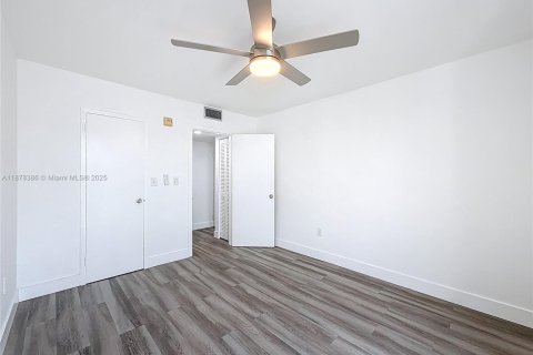 Copropriété à louer à Sunny Isles Beach, Floride: 1 chambre, 49.8 m2 № 1923408 - photo 24