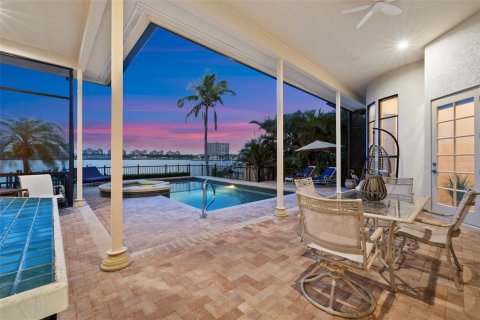 Villa ou maison à vendre à Saint Petersburg, Floride: 5 chambres, 338.91 m2 № 1767941 - photo 9