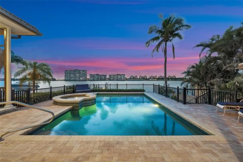 Villa ou maison à vendre à Saint Petersburg, Floride: 5 chambres, 338.91 m2 № 1767941 - photo 11