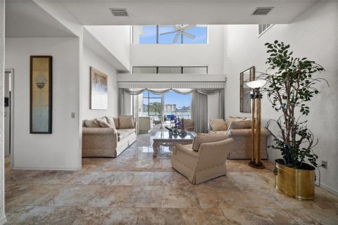 Villa ou maison à vendre à Saint Petersburg, Floride: 5 chambres, 338.91 m2 № 1767941 - photo 19