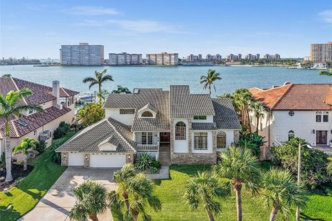 Villa ou maison à vendre à Saint Petersburg, Floride: 5 chambres, 338.91 m2 № 1767941 - photo 1
