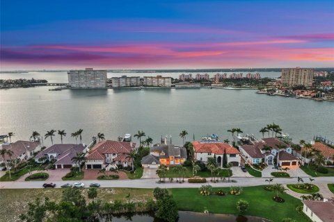 Villa ou maison à vendre à Saint Petersburg, Floride: 5 chambres, 338.91 m2 № 1767941 - photo 2
