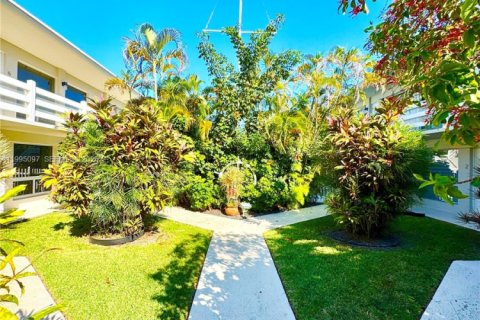 Condo in Fort Lauderdale, Florida, 2 bedrooms  № 2058301 - photo 13