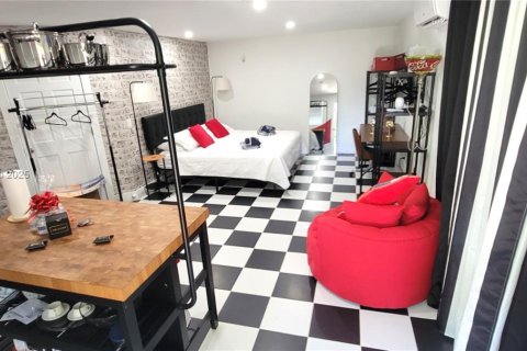 Villa ou maison à louer à Miami, Floride: 1 chambre, 230.3 m2 № 1878782 - photo 5