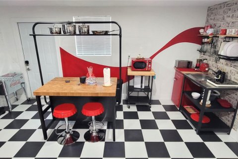 Villa ou maison à louer à Miami, Floride: 1 chambre, 230.3 m2 № 1878782 - photo 9
