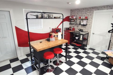Villa ou maison à louer à Miami, Floride: 1 chambre, 230.3 m2 № 1878782 - photo 8