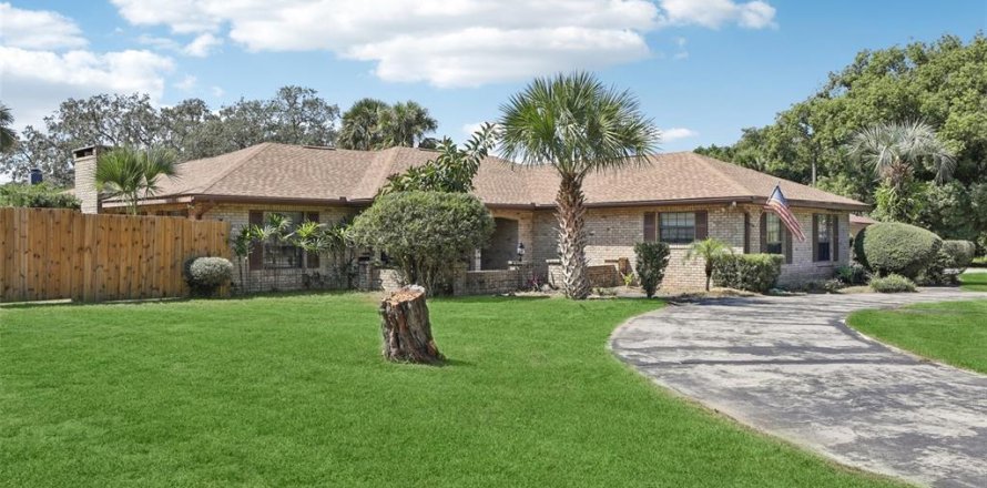 Villa ou maison à Leesburg, Floride 3 chambres, 172.8 m2 № 1905399