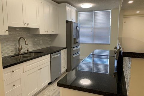 Copropriété à vendre à Plantation, Floride: 2 chambres, 94.3 m2 № 2083170 - photo 2