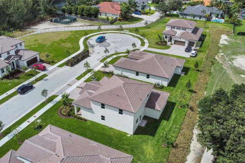 Снять в аренду виллу или дом в Хомстед, Флорида 2 спальни, № 1954497 - фото 9