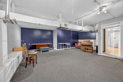 Commercial property in Miami, Florida № 1975542 - photo 26