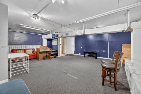 Commercial property in Miami, Florida № 1975542 - photo 25