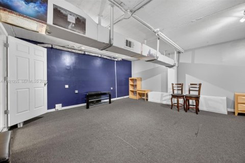 Commercial property in Miami, Florida № 1975542 - photo 24